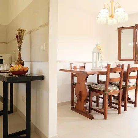 Domus Aurea بيت ضيافة ألغيرو